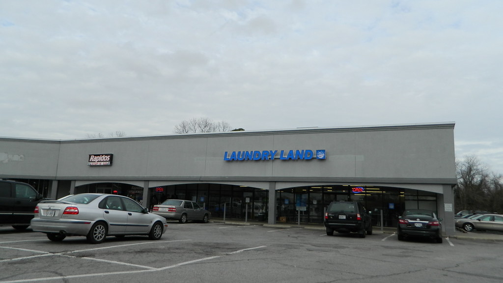 Afton Shopping Center stores Rapidos Stop N' Go Laundry La… Flickr