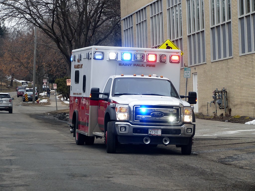 St. Paul, MN Fire Medic 23 on scene PHD280 Flickr