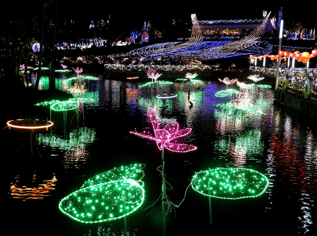 SOUTHEAST BOTANICAL GARDENS in OKINAWA CITY BRING THEIR WINTER SEASON