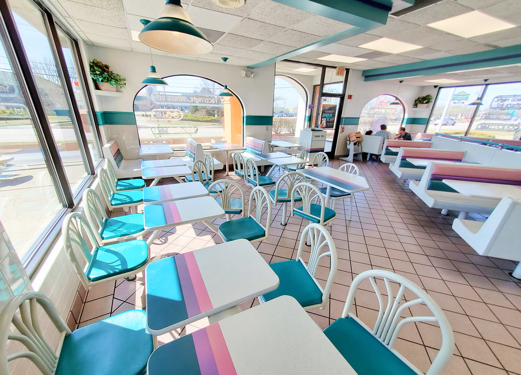 Taco Bell at 33 Alden Rd Fairhaven, MA A patently pastel… Flickr