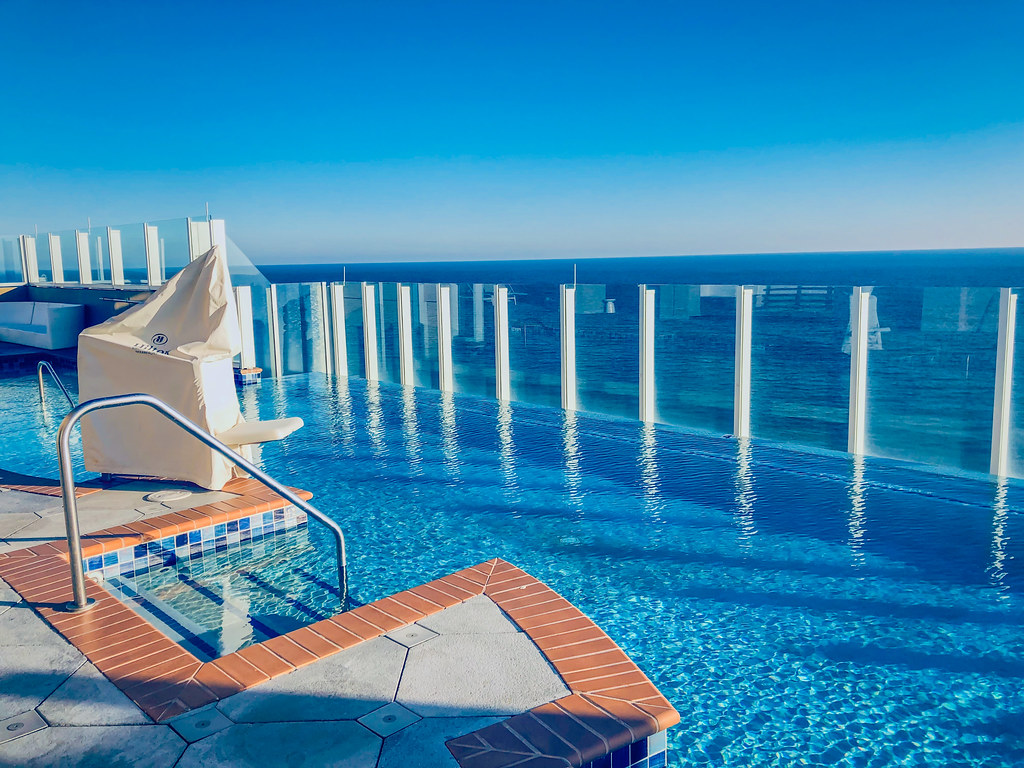 The Rooftop Pool at Hilton Virginia Beach Oceanfront Vir… Flickr