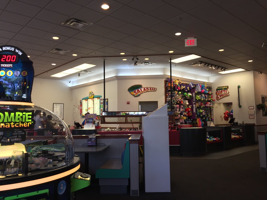 Chuck E. Cheese's interior a photo on Flickriver