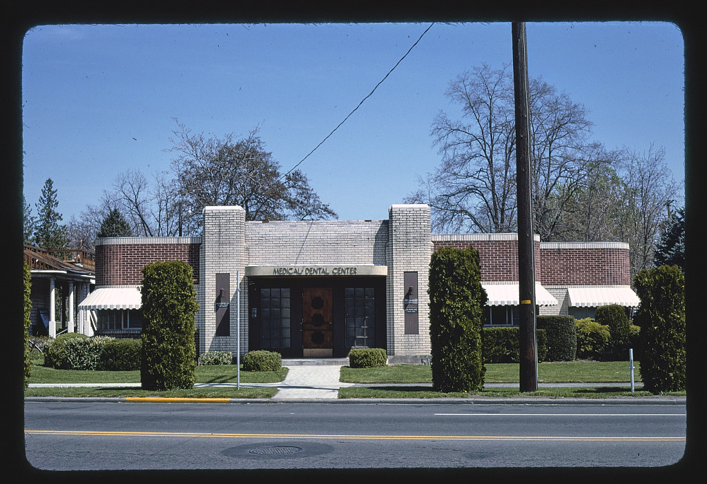 Medical Dental Center, Walla Walla, Washington (LOC) Flickr