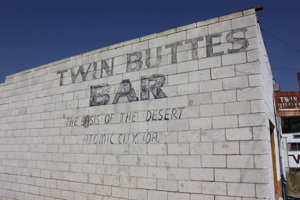 Twin Buttes Bar, Atomic City, ID Flickr