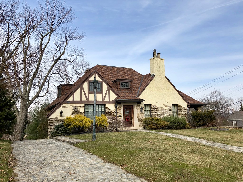 Observatory Avenue, Hyde Park, Cincinnati, OH Warren LeMay Flickr