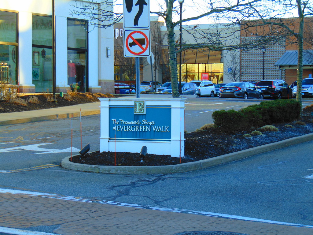 Promenade at Evergreen Walk (South Windsor, Connecticut) Flickr