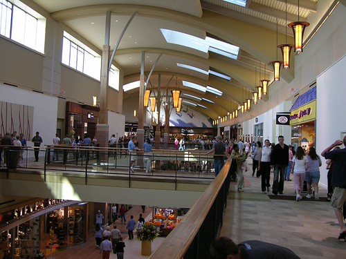 Jordan Creek Mall, opening day (79) Opening day at Jordan … Flickr