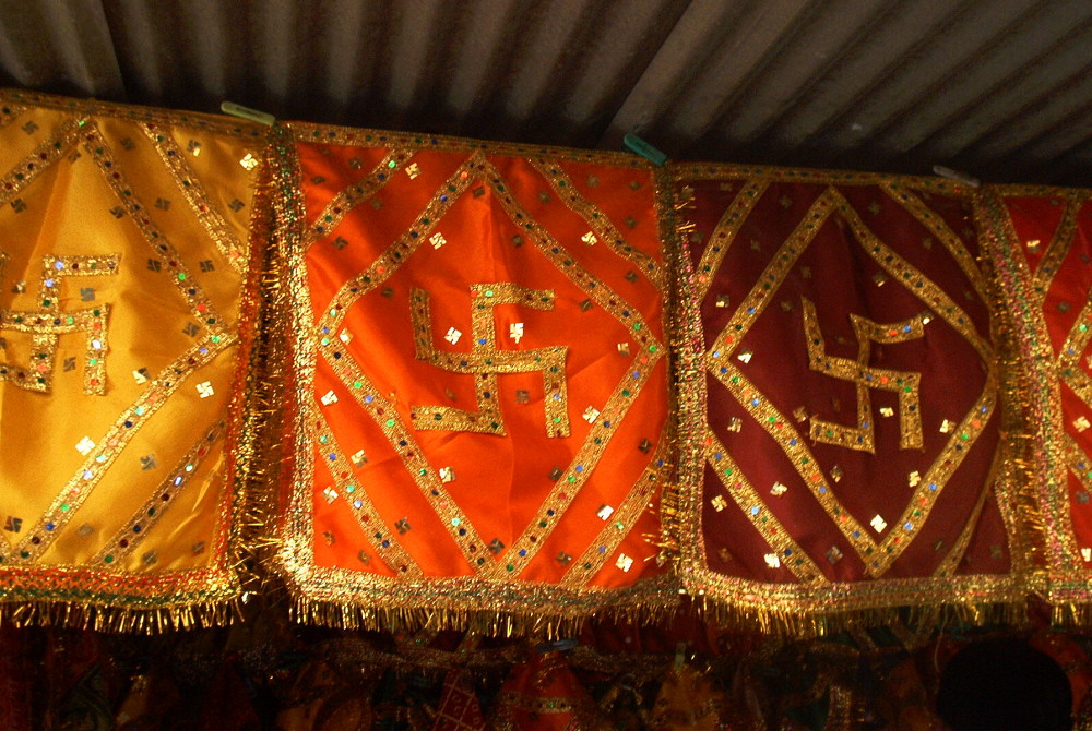 Hindu Prayer Cloths Hindu Prayer Cloths for sale on the wa… Flickr