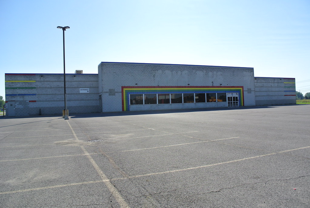 Former Toys R Us Toledo OH gameking3 Flickr