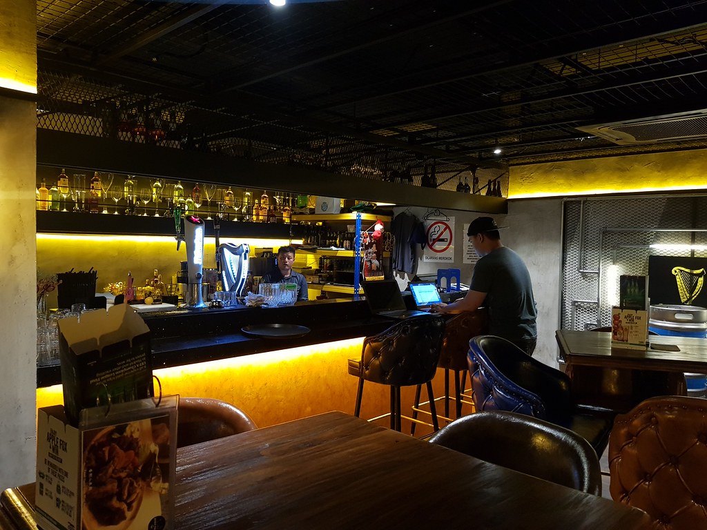 青蛙生活点滴 Froggy's Bits of Life 香煎小羊肉 Lamb Cutlet w/Mint Sauce & Heineken