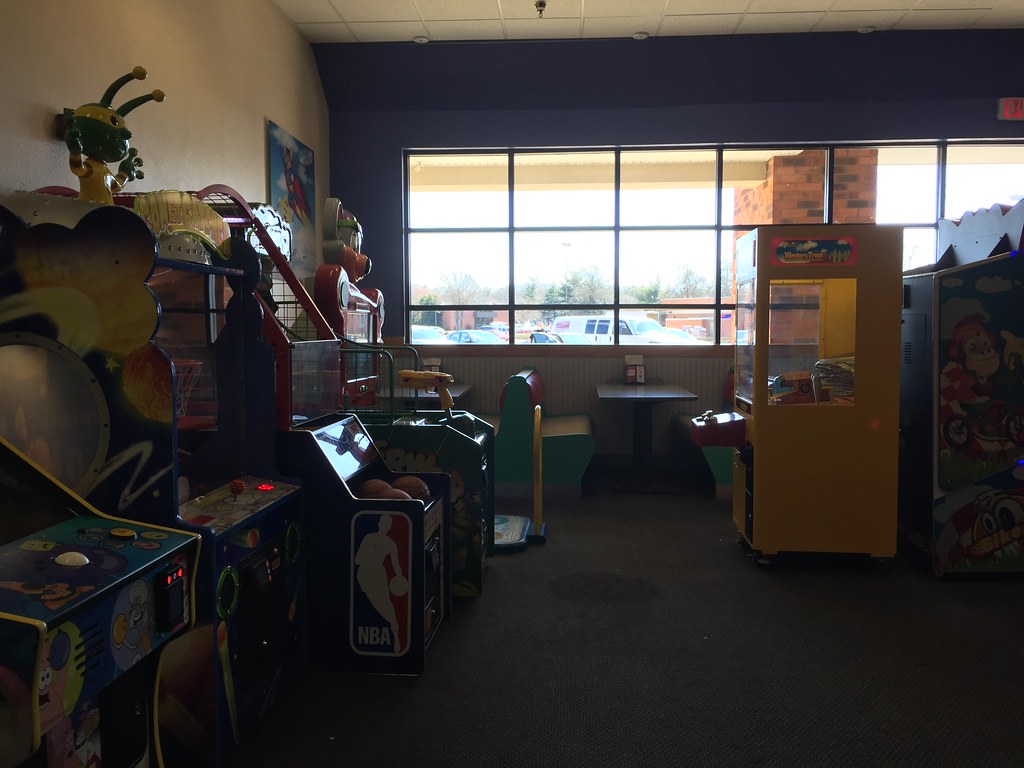 Chuck E. Cheese's interior a photo on Flickriver