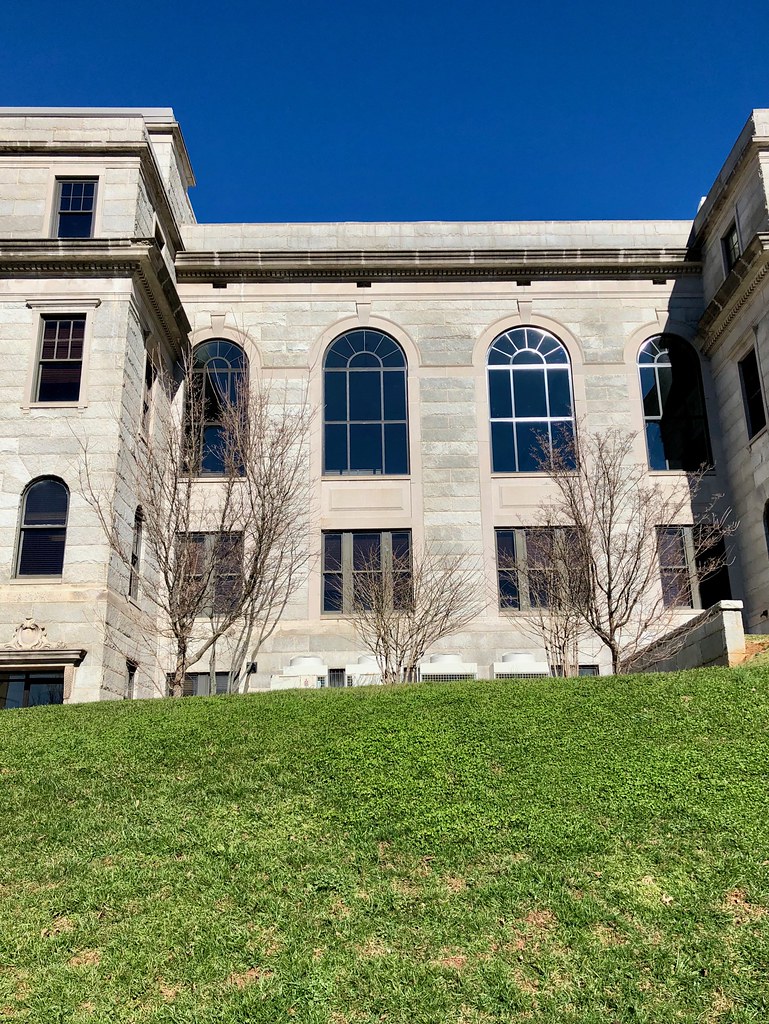 Haywood County Courthouse, Waynesville, NC Warren LeMay Flickr