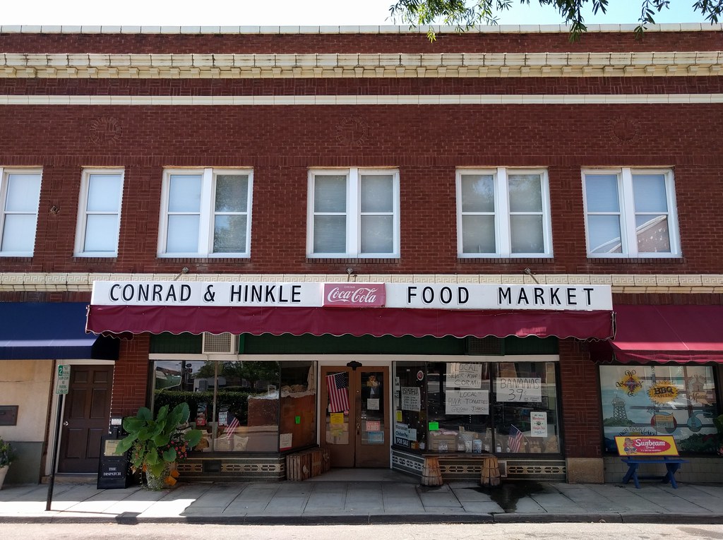 Lexington, North Carolina I saw these attractive store fro… Flickr