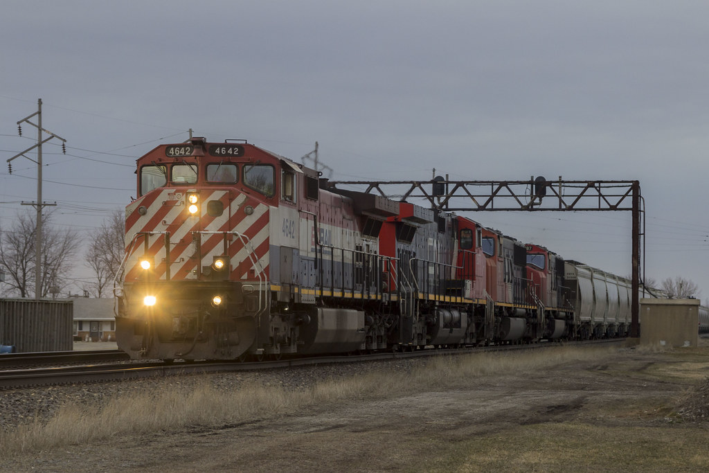 BCOL 4642 South, Ashkum, Illinois At dusk, BC Rail C449WL… Flickr