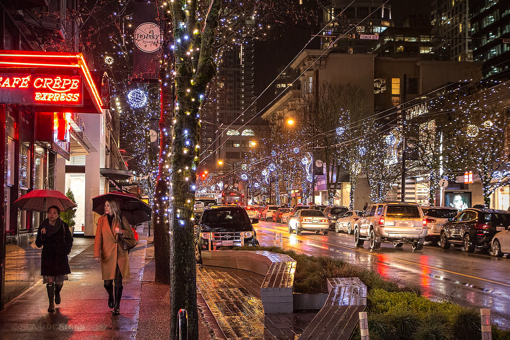 City Sidewalks 🚶‍♀️☔ Vancouver, BC Busy sidewalks dressed… Flickr