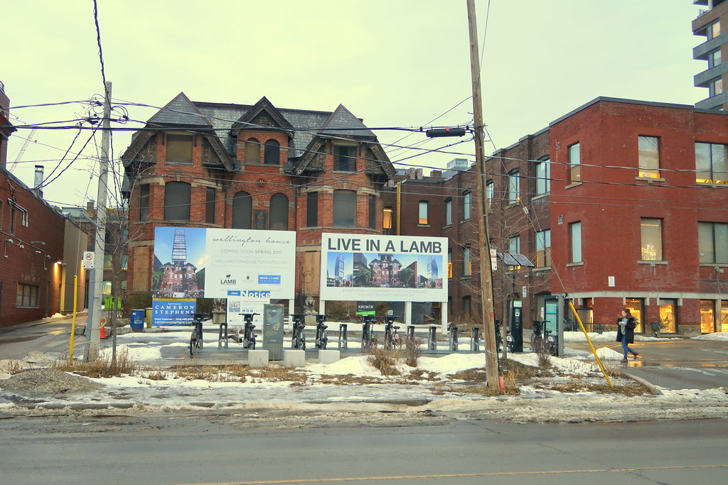 Wellington Street West Between Portland Street and Spadina… Flickr