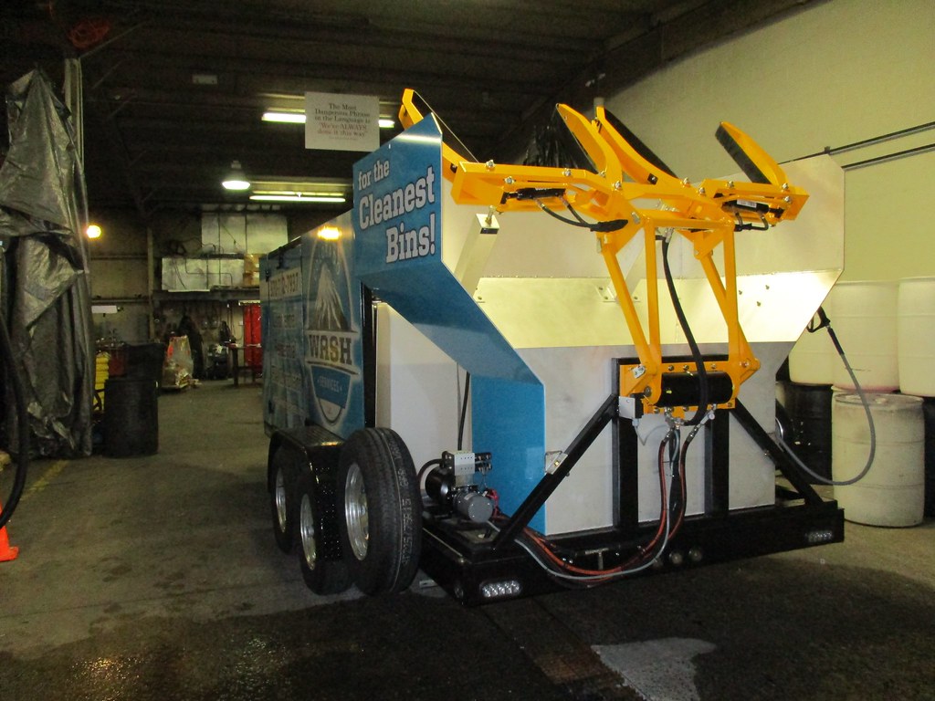 Trash bin cleaning systems. Wheelie bin cleaners www.trash… Flickr