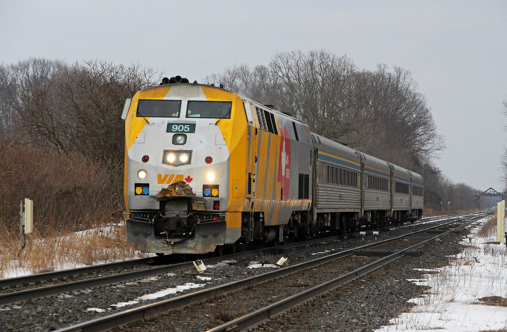 VIA 905 VIA's Toronto Windsor train 73 approaching Pulh… Flickr