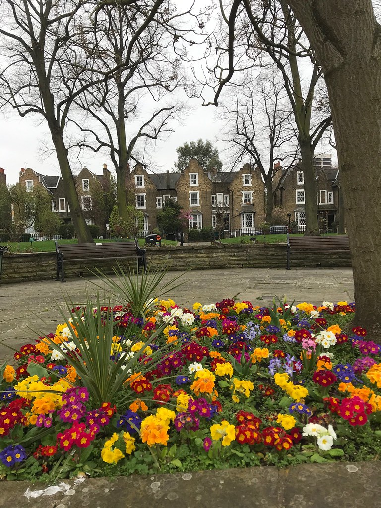 De Beauvoir Square a photo on Flickriver