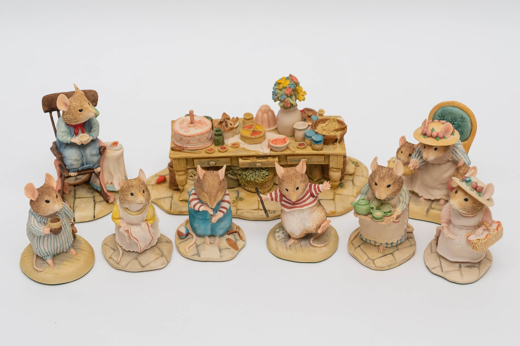 BRAMBLY HEDGE / BORDER FINE ARTS ColdSleeper Flickr