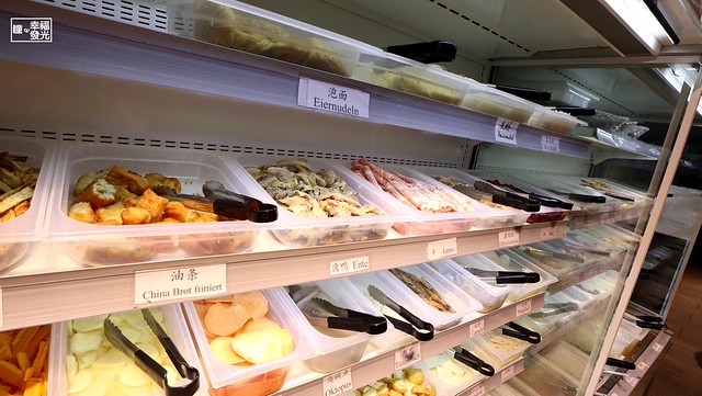 瞳ܤ 幸福發光【Delicacy】 德國．達姆施塔特∥Jins Haus 麻辣隔壁∥想吃什麼就夾什麼，搭車一個小時就為了「麻辣燙」！