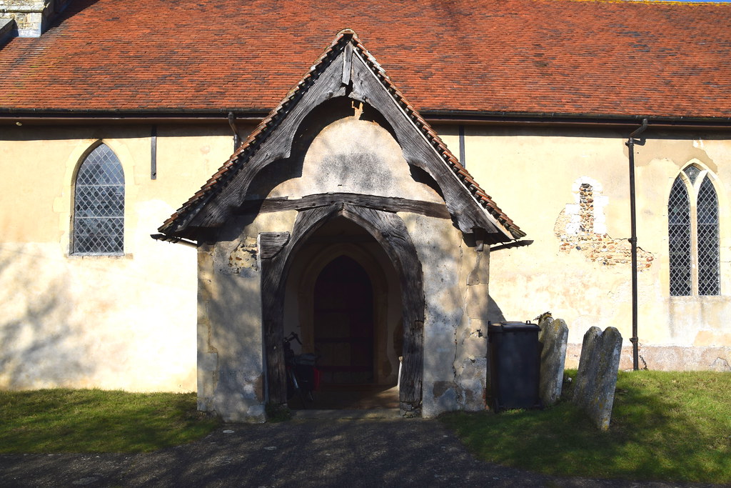 14th Century porch St Peter, Elmsett, Suffolk Elmsett is a… Flickr