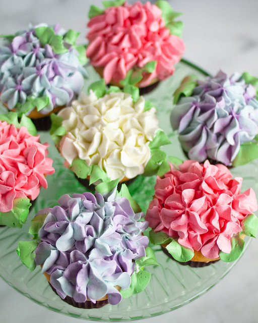 Treats Hydrangea Cupcakes