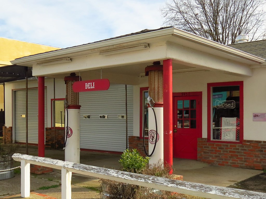 Upper Lake Gas Station Upper Lake, California; most recent… Flickr