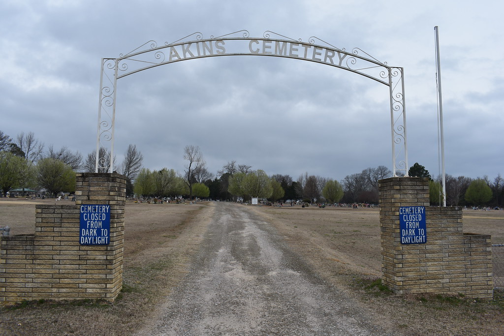AKINS CEMETERY Akins Cemetery is located on Oklahoma Highw… Flickr