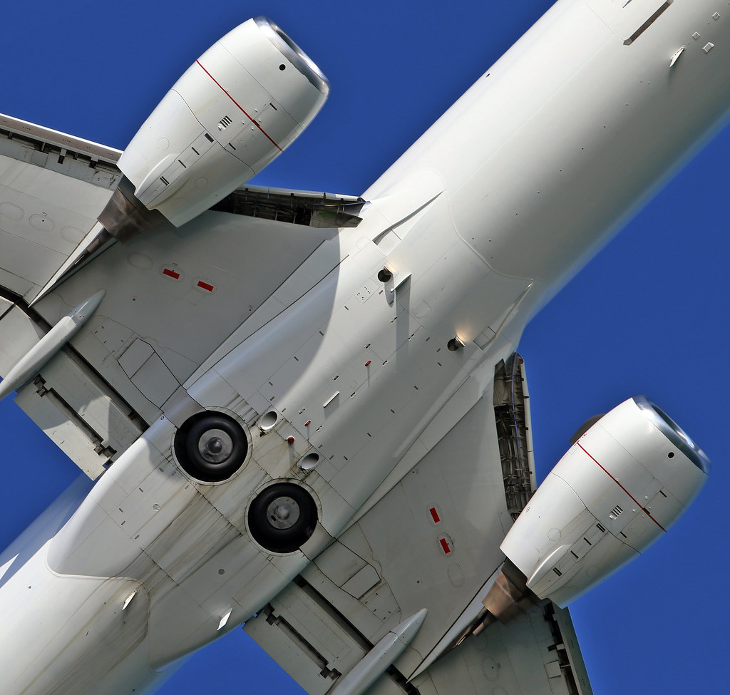 Boeing 737800 landing gear Victor Flickr