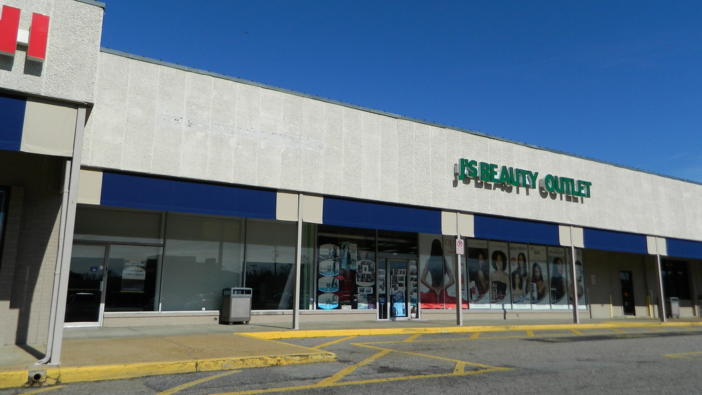 Poplar Hill Plaza stores a photo on Flickriver