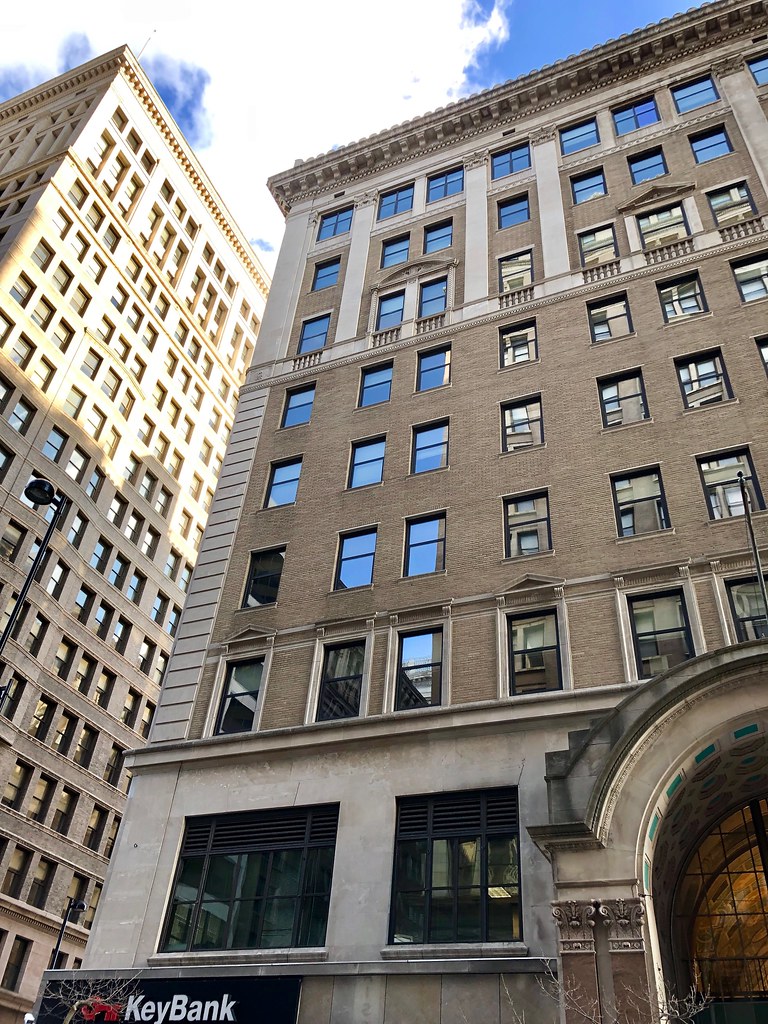 Dixie Terminal Building, Cincinnati, OH Warren LeMay Flickr