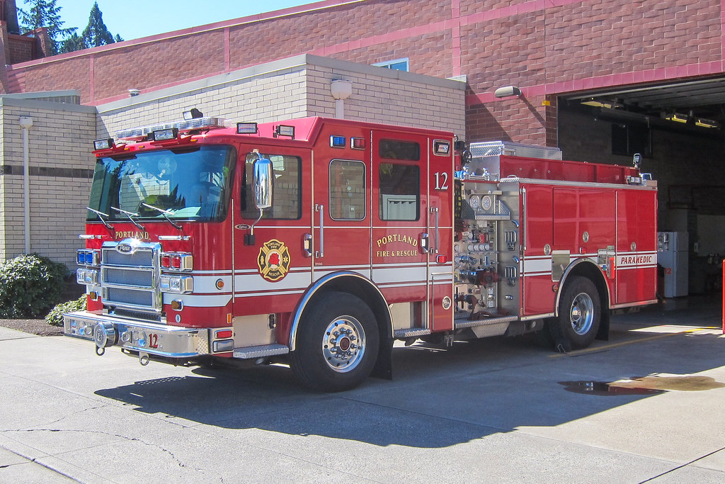 Portland, Oregon. Engine 12. Pierce RJACBclan Flickr