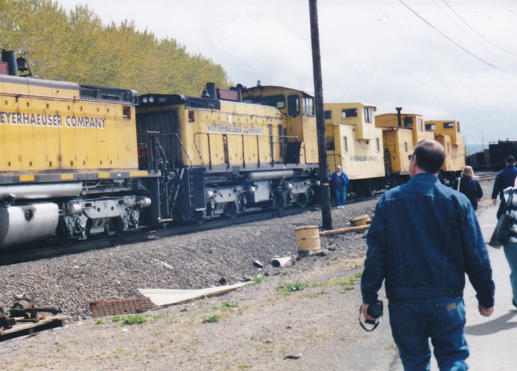 20050416 07 WTCX SW1500 307 Longview WA Weyerhaeuser SW1… Flickr