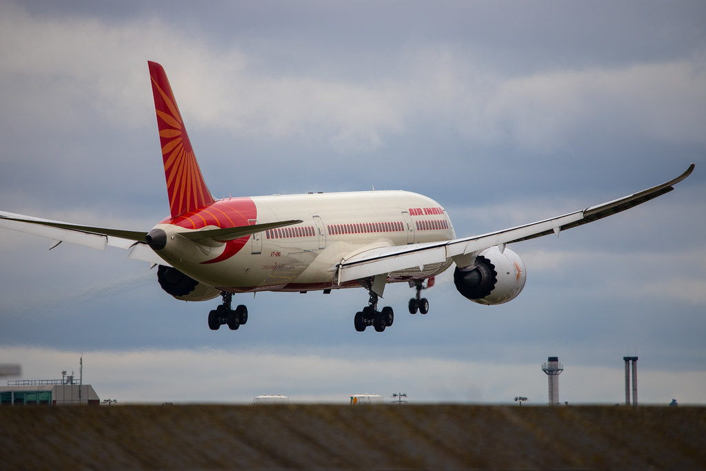 London Heathrow Airport Air India (AI / AIC) Boeing 787… Flickr