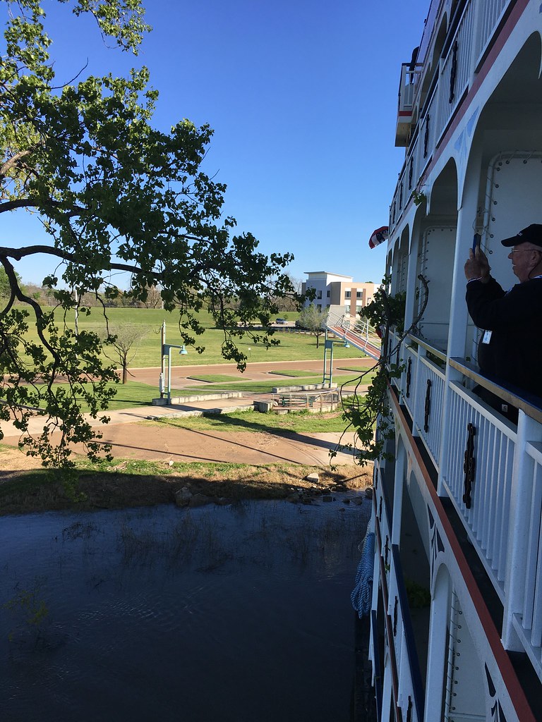 Docking in Vidalia, LA Maria and John Almert, and Joan and… Flickr
