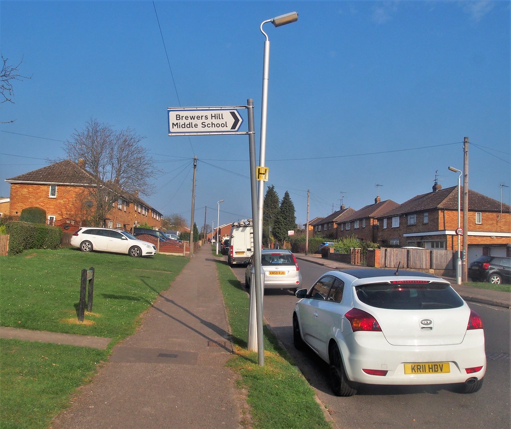 Brewers Hill Middle School Although the Dunstable school c… Flickr