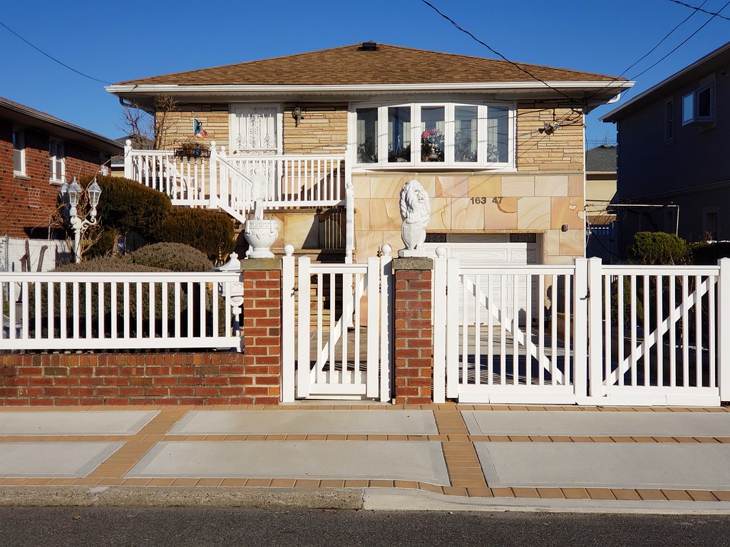House In Howard Beach Joe Shlabotnik Flickr