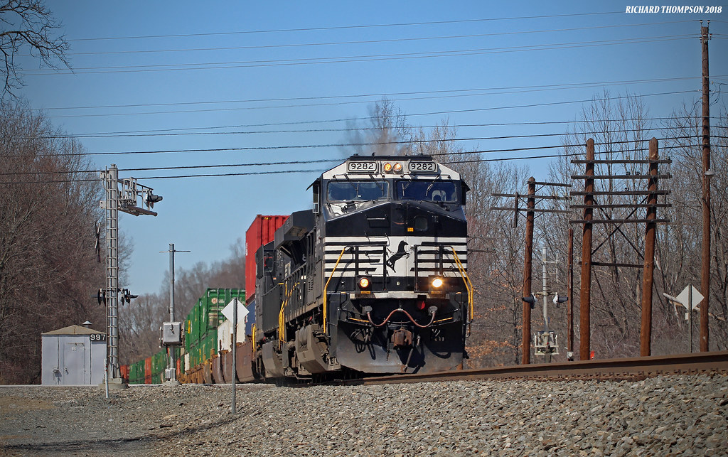 NS 24Z 24Z races eastbound through the Hines Hill Road cro… Flickr