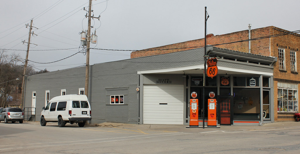Gas Station Weston, MO A restored gas station. Sometime … Flickr