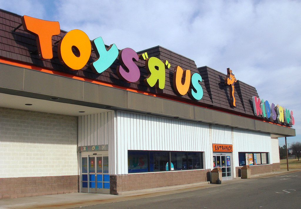 Toys "Я" UsKids "Я" Us; Horseheads, NY in 2007 The Caldor Rainbow