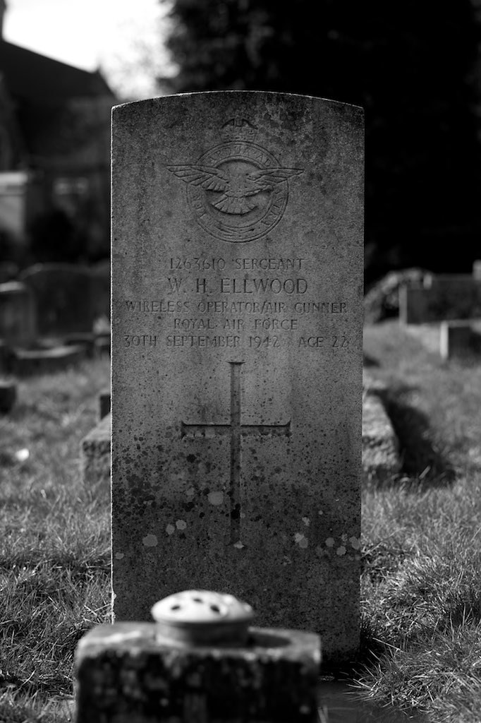 _IAW4884 Harrow Weald Cemetery, Uxbridge Road, Stanmore Ian Wood