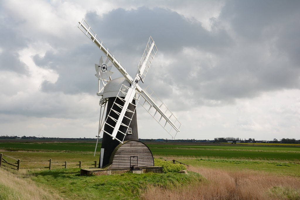 Ashtree Farm, Great Yarmouth Norfolk. Ashtree Farm mill wa… Flickr