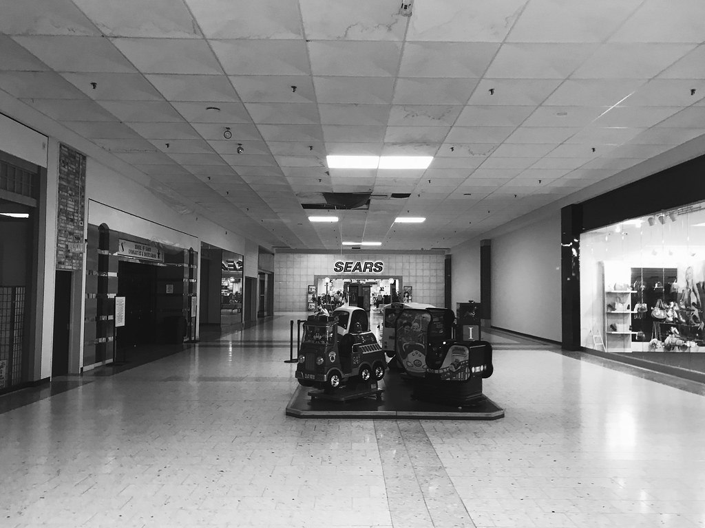Upper Valley Mall. Springfield, Ohio Jeff Cross Flickr
