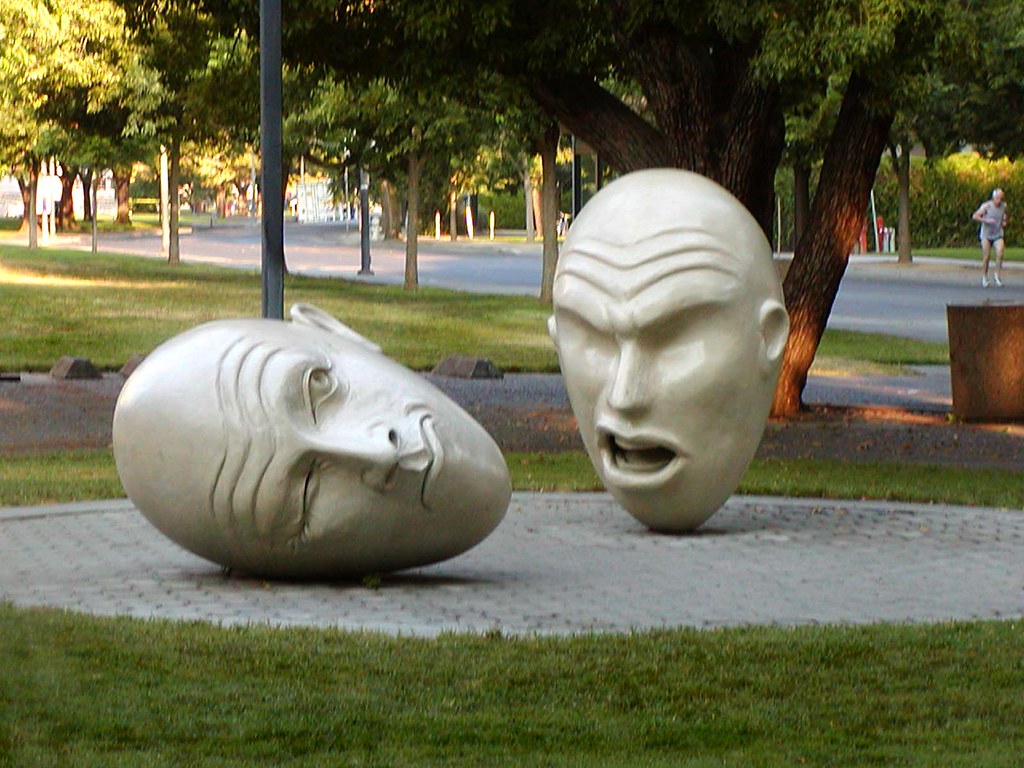 Eggheads Statues by sculptor Robert Arneson, UC Davis, Cal… Flickr