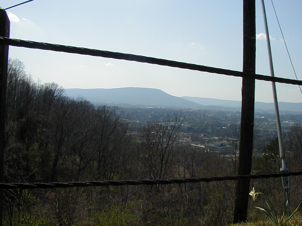 Lookout Mountain A view of Lookout Mountain from Missionar… Flickr