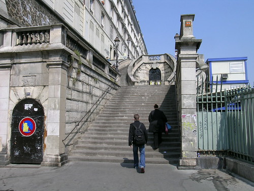 Rue d'Alsace Paris (France) PA_352 [10 points] Walking f… Flickr