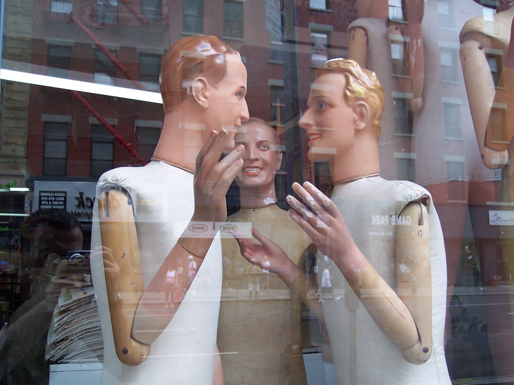 Mannequins in New York shop window Mannequins in New York … Flickr
