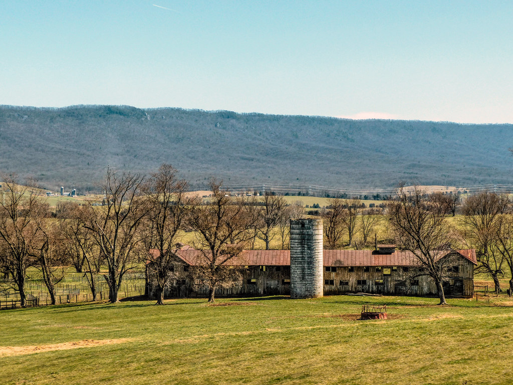 old barn near New Market, Virginia on Wehrmann Angus farm … Flickr
