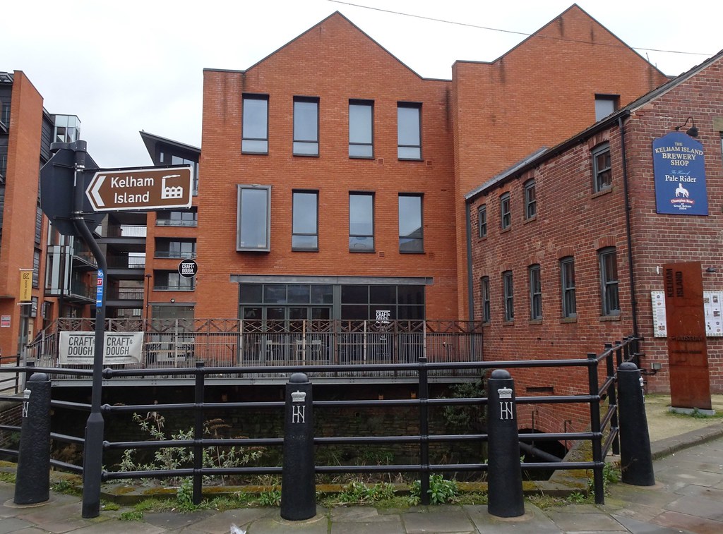 [61368] Sheffield Kelham Island Bollards Alma Street, … Flickr
